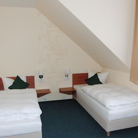 Hotel Garni Am Kirchplatz Ilmenau Room photo